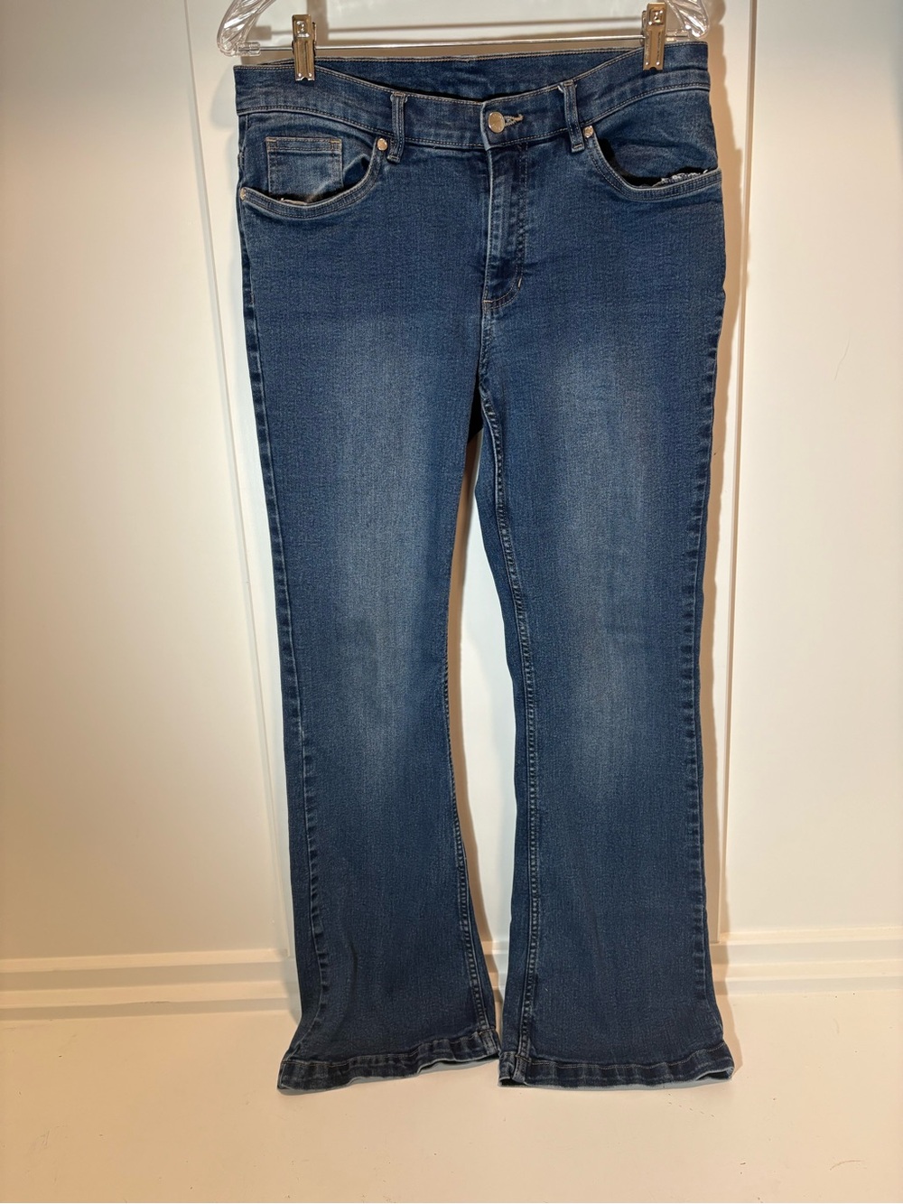 VENUS Medium Wash Bootcut Jeans in Blue